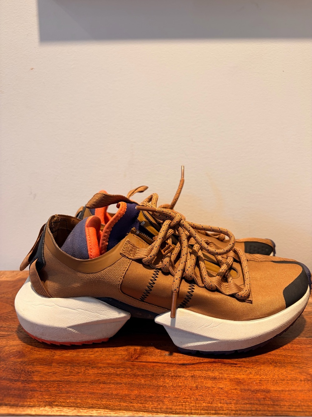 Reebok Women’s Tan and Orange Low-Top Sneakers size 8